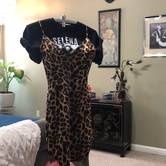New & on trend Leopard print spaghetti strap dress - Picture 2 of 8